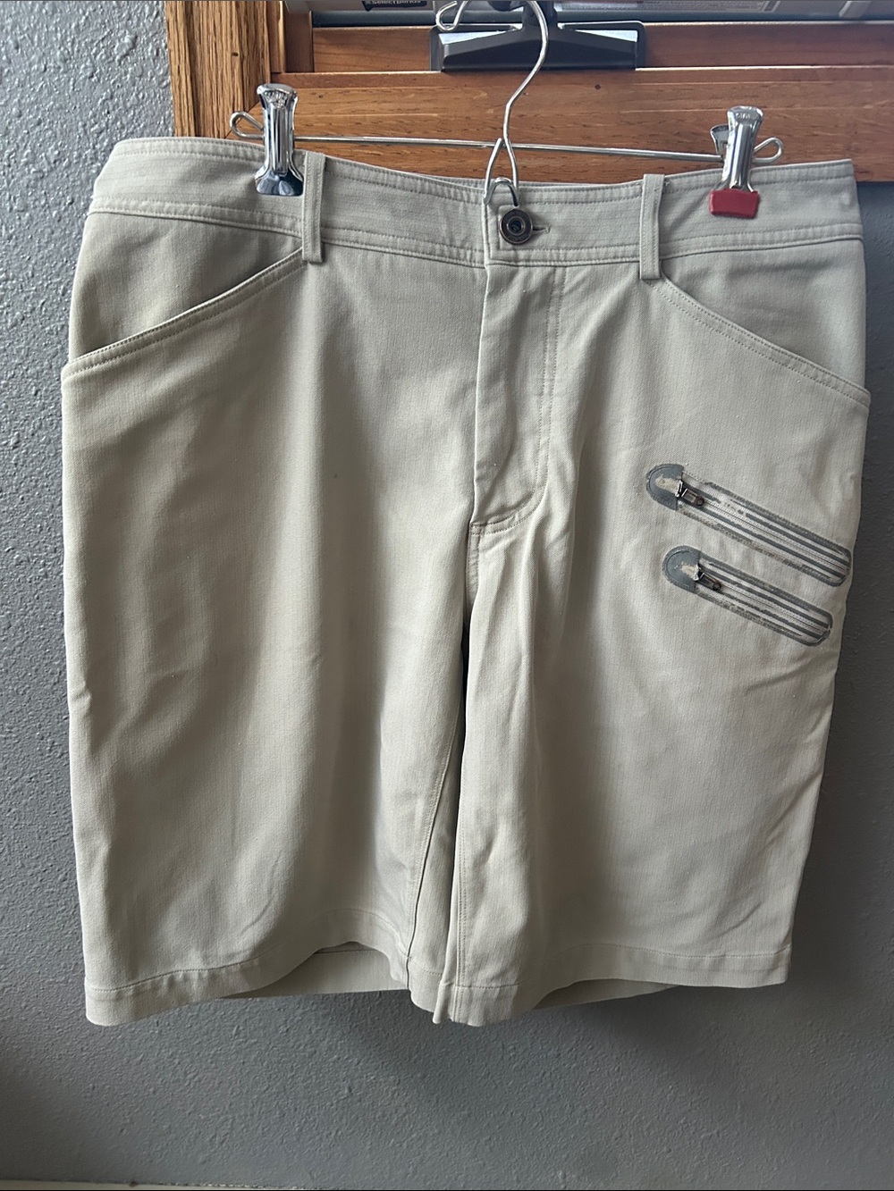 Lululemon Cadence Commute Khaki Shorts Waist 34